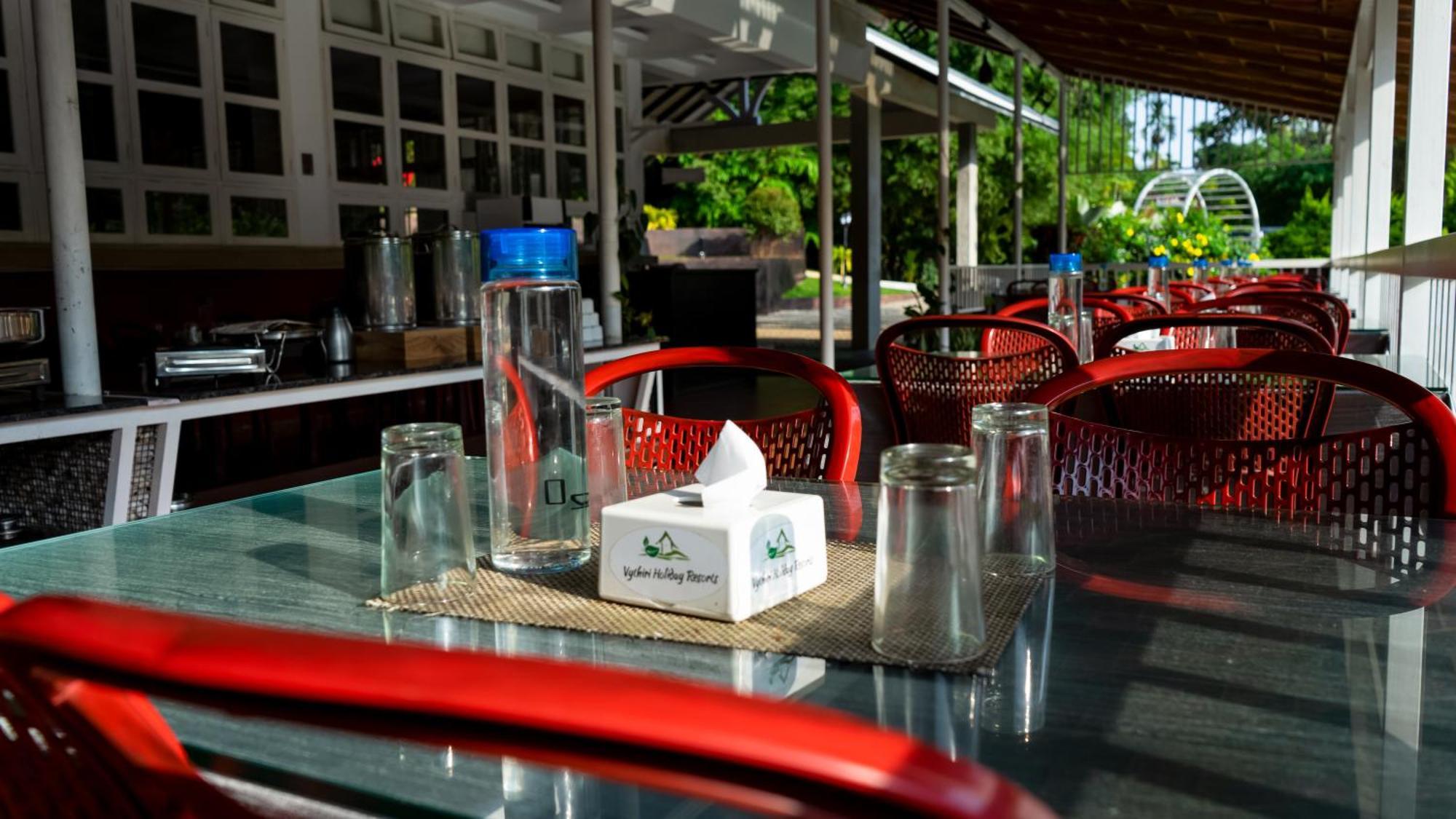 Vythiri Holiday Resort, Wayanad Buitenkant foto