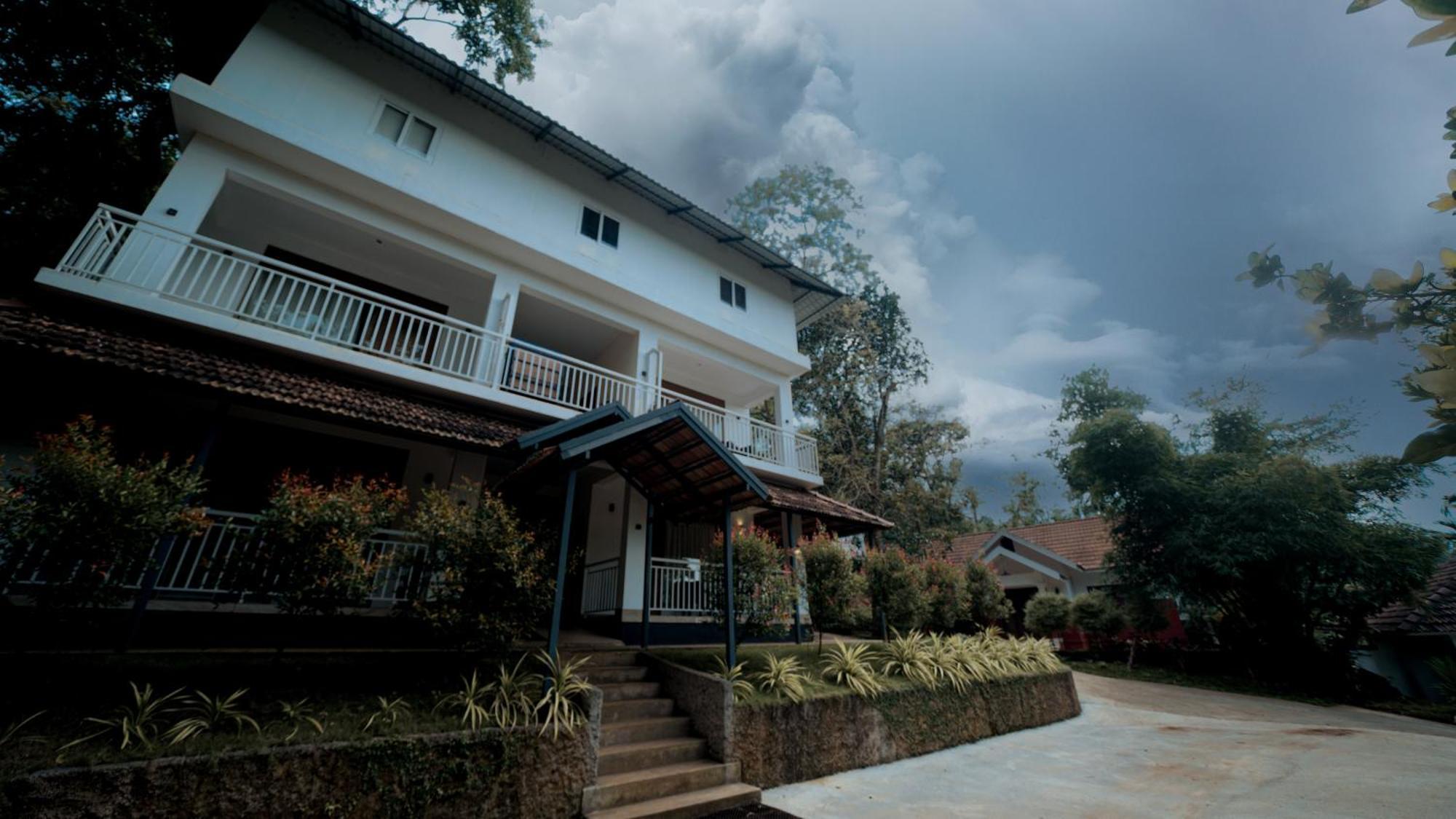 Vythiri Holiday Resort, Wayanad Buitenkant foto