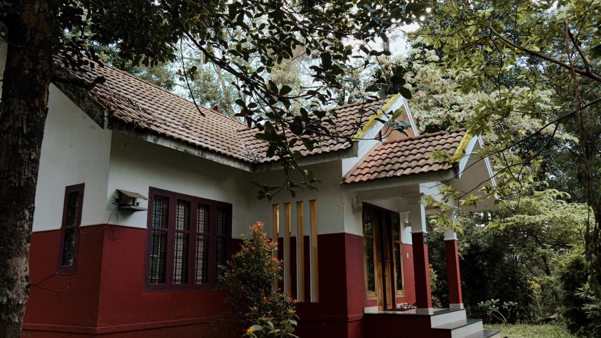 Vythiri Holiday Resort, Wayanad Buitenkant foto